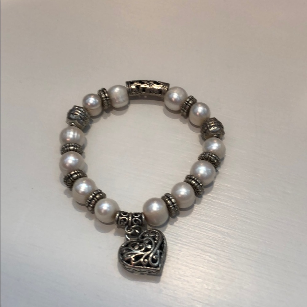 Pearl bracelet with silver heart charm